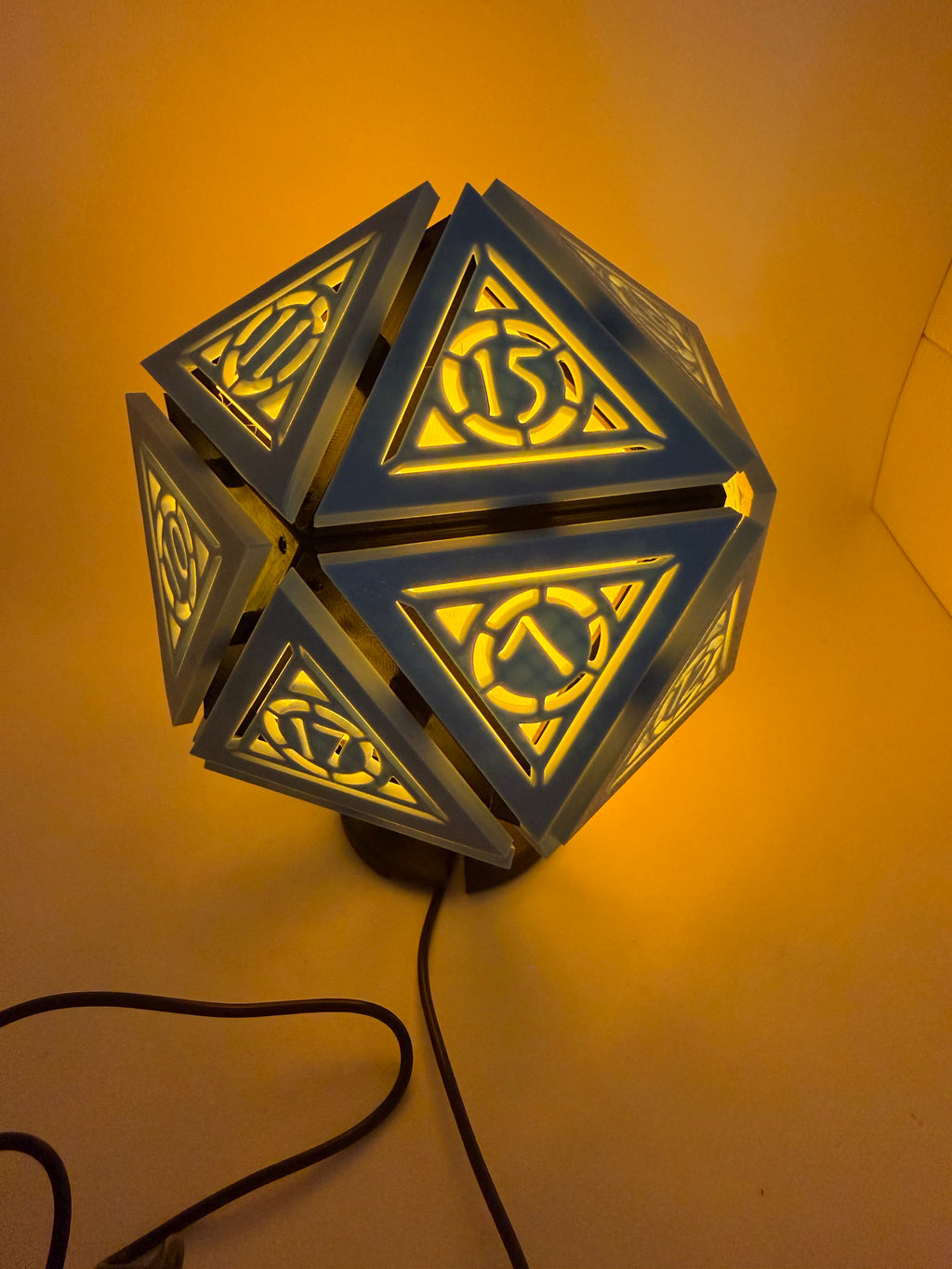 D20 Lamp