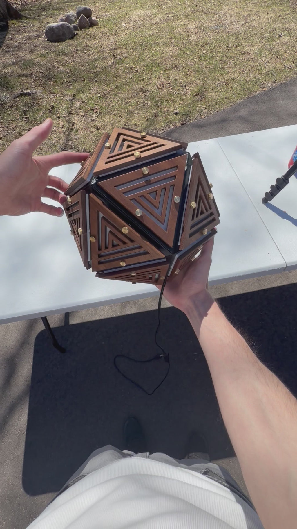 Icosa Lamp